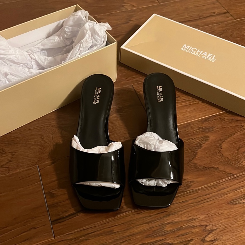Michael kors Amal kitten sandals